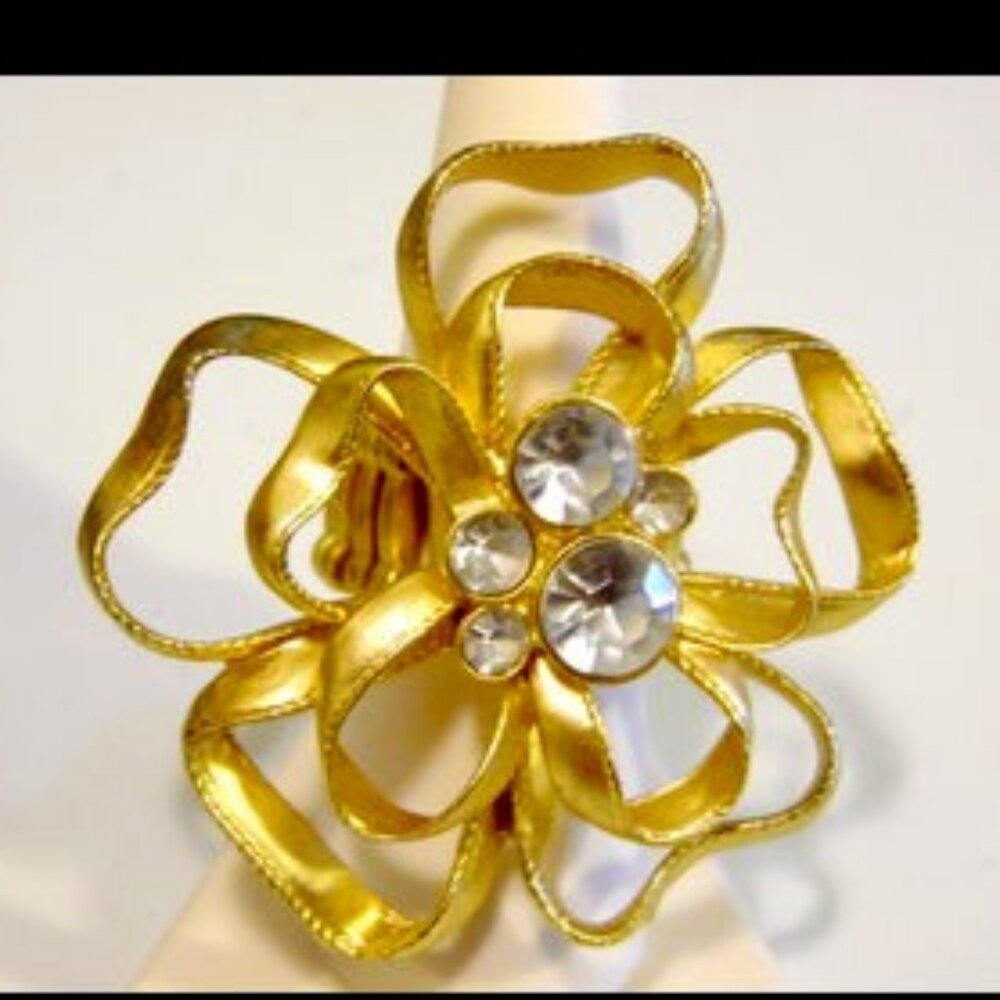 COPY - Goldtone Floral Design  Statement Stretch Ring Size 8-12